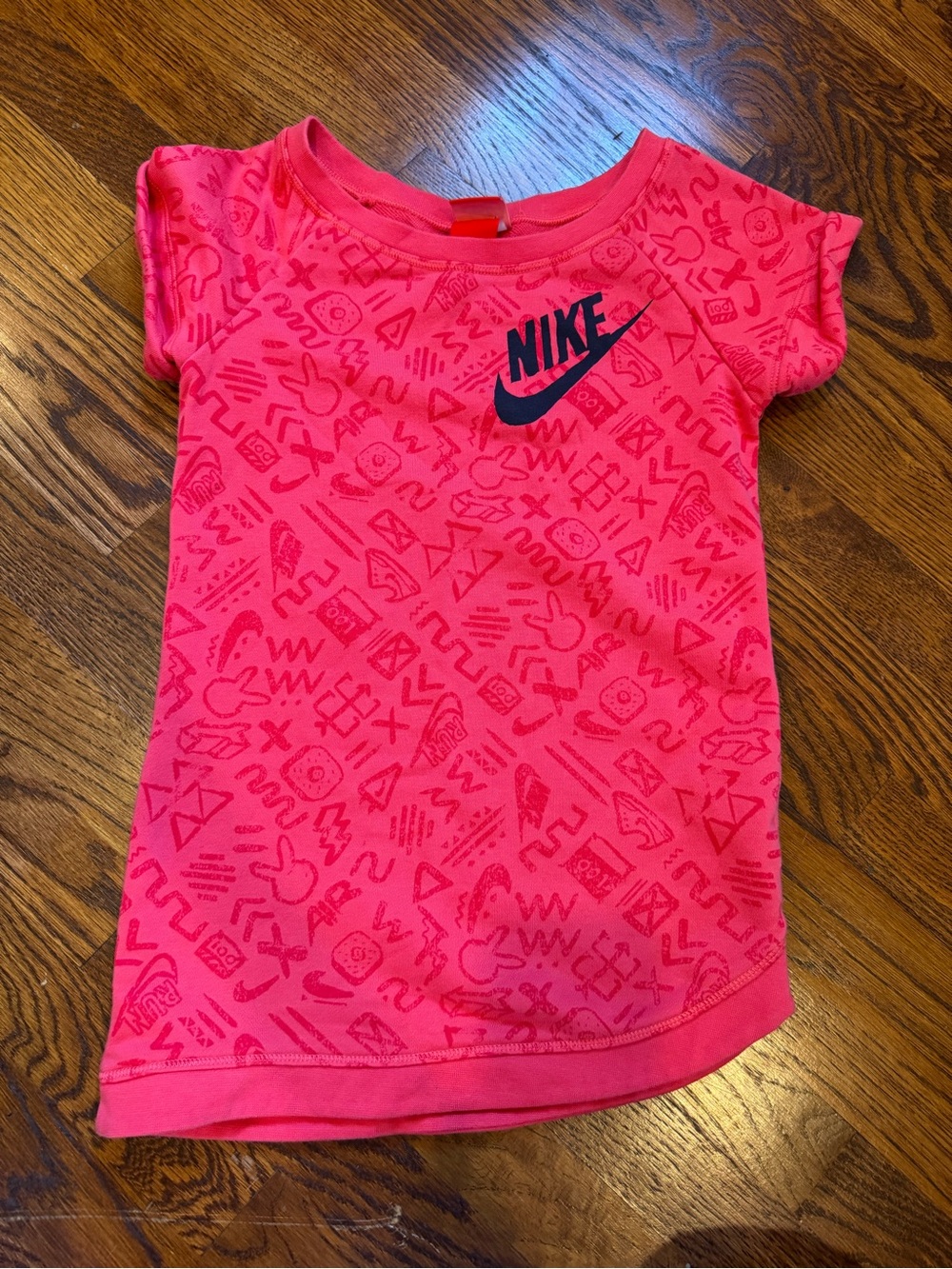 Nike Girls' Hot Pink Graphic Tee with Navy Logo
